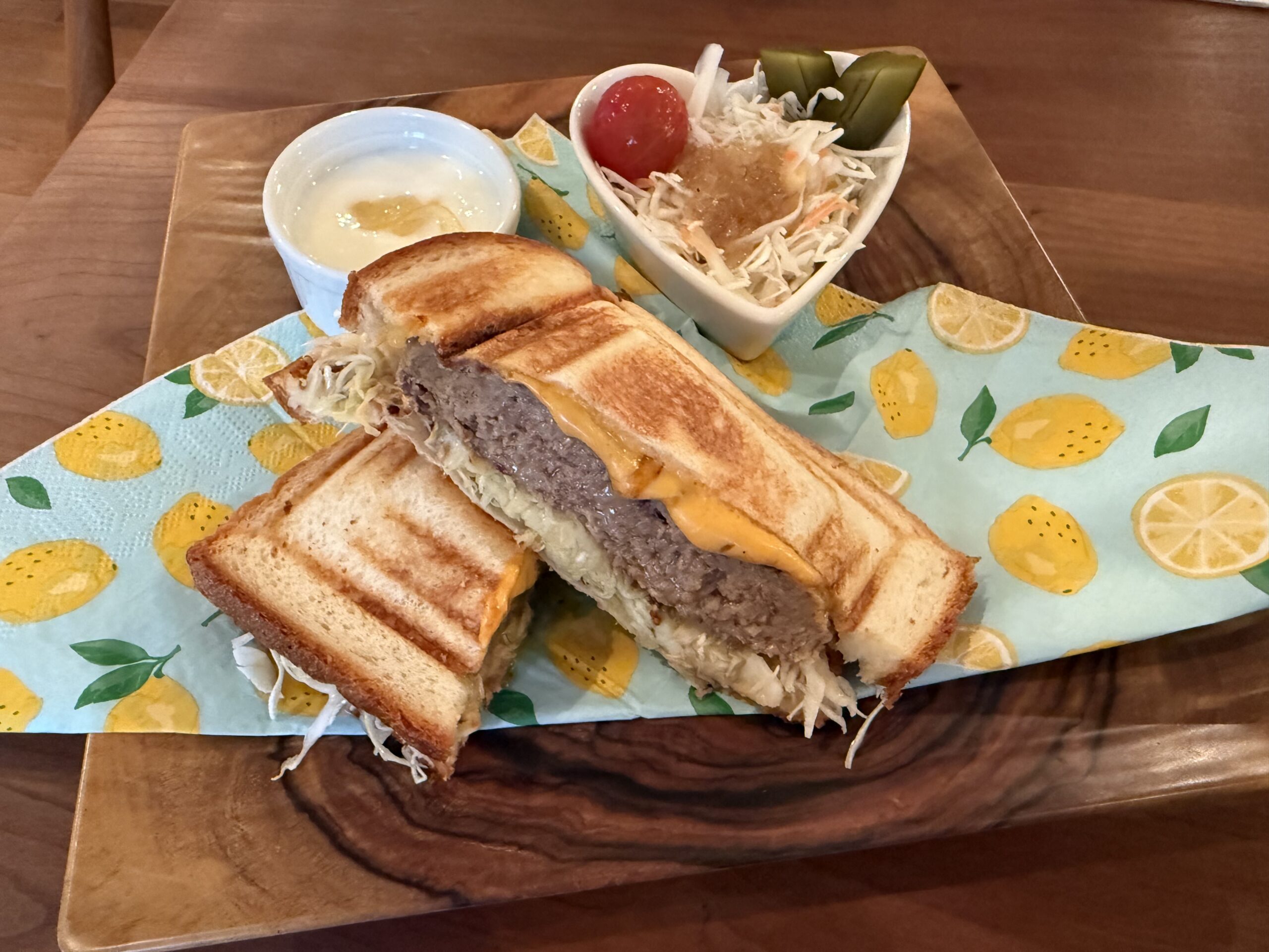 アットホームな隠れ家カフェ【薪ストーブと珈琲の店 cafe St.Croix